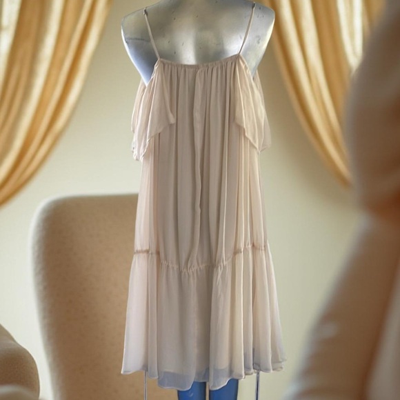 H&M Elegant Cream Off-Shoulder Dress Gently Worn Size 6 - Picture 5 of 5
